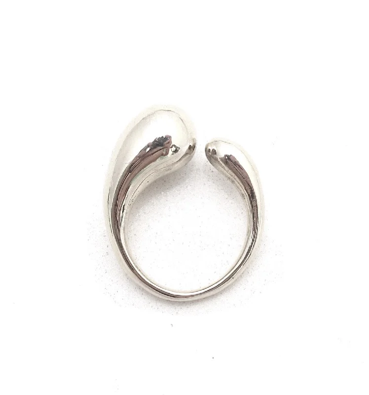 Stylish Solitaire Rings-Fluid Ring