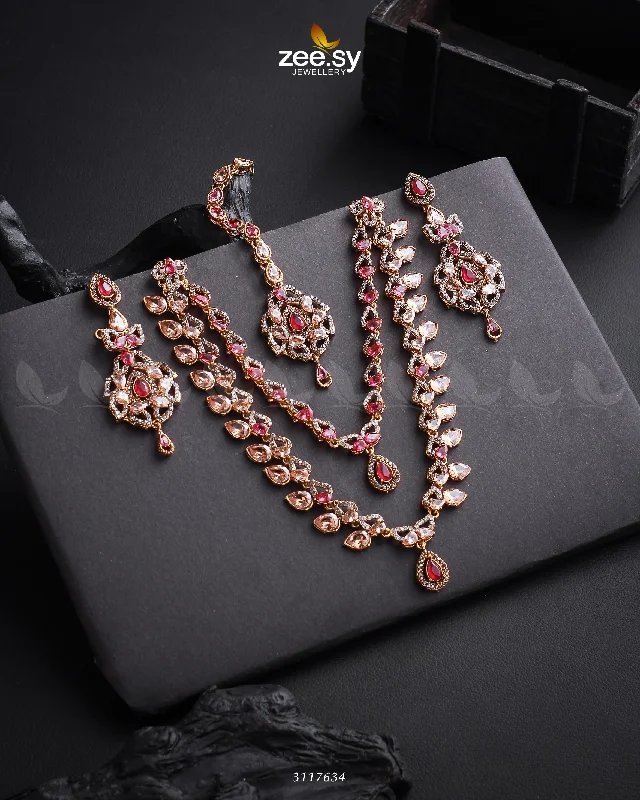 Adjustable Necklaces-Urwa Hocane Necklace Set