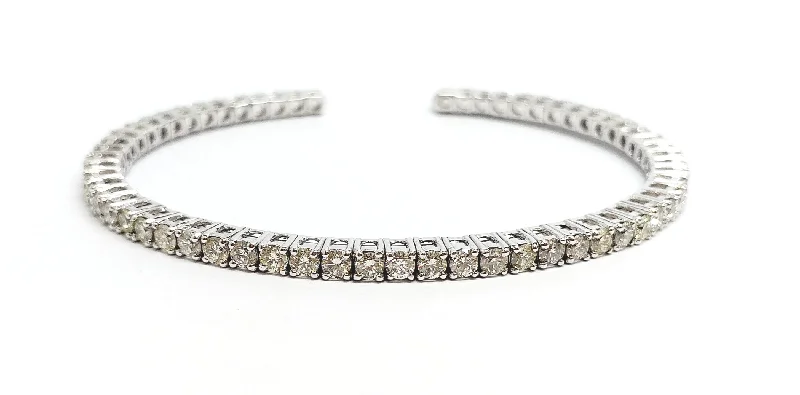 Trendy Bangles for Women-Diamond Open Bar Flex White Gold Bangle