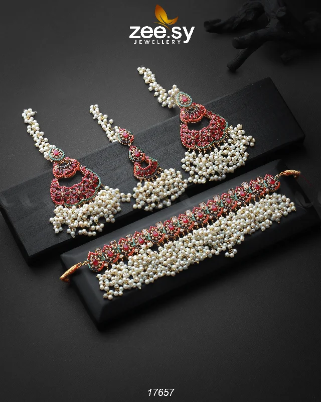 Personalized Diamond Necklaces-Amaira Chokar Necklace Set